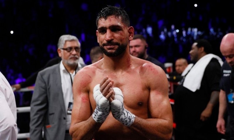 Amir Khan considering retirement after crushing defeat against Kell Brook